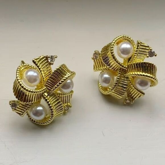 Vintage pearl earrings M977 - Picture 1 of 4